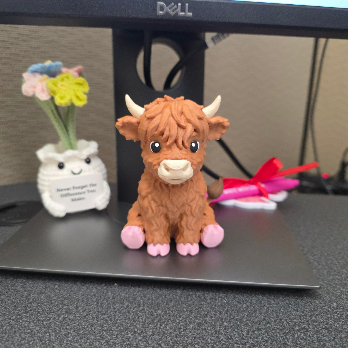 Desk Highland Cow